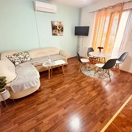 Perky Apartment *